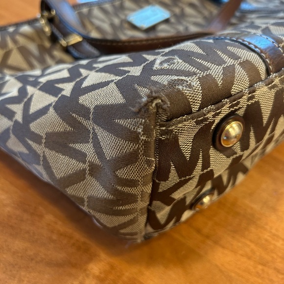 Designer Brown Patterned women’s handbag - Picture 11 of 11